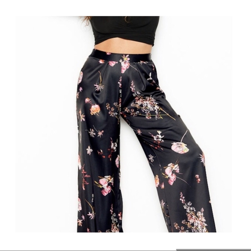 VICTORIA’S SECRET SILKY WIDE PANT